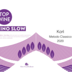 Cincinnato ottiene il riconoscimento moneta nella Slow wine guide e Korì viene premiato con il premio Top Wine vino slow. Nella foto il premio conseguito dalla Cincinnato per Korì: top wine vino slow